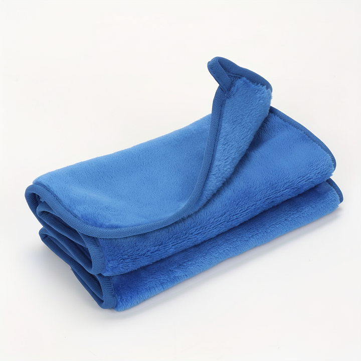 Vibrant MicroVelvet microfiber cleaning cloth, perfect for absorbent and lint-free cleaning.