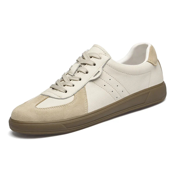 Modern khaki walking shoes for men. Comfortable & stylish everyday footwear, perfect for versatile casual looks.