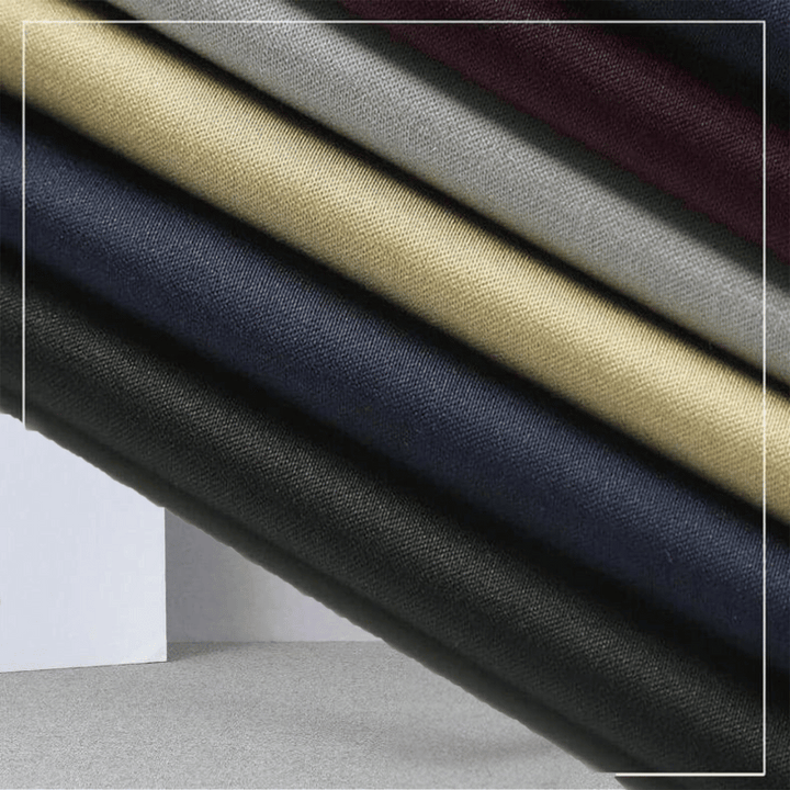 Comfortable men's stretch pants, ideal for all-day wear and versatile office or casual styling.