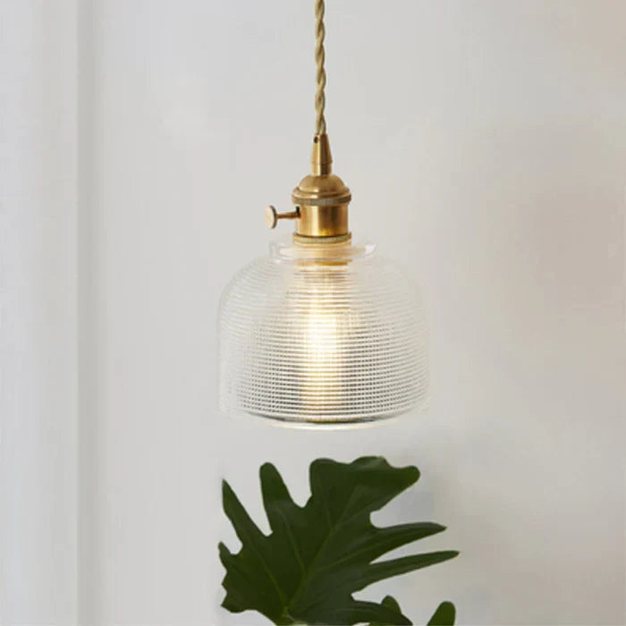 Industrial-style glass pendant lamp, modern transparent ceiling light for dining rooms.