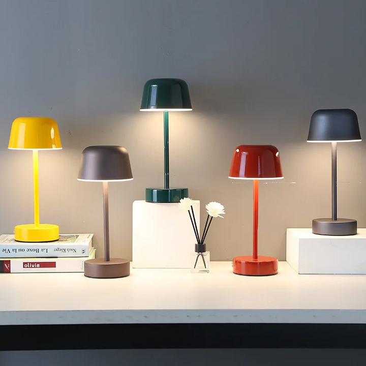 Elegant dimmable LED lamp, LumoPulse, a cordless table lamp enhancing any contemporary home setting