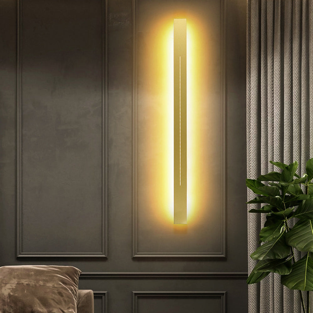 Minimalist black LED wall lamp, a contemporary choice for indoor lighting & aesthetics.