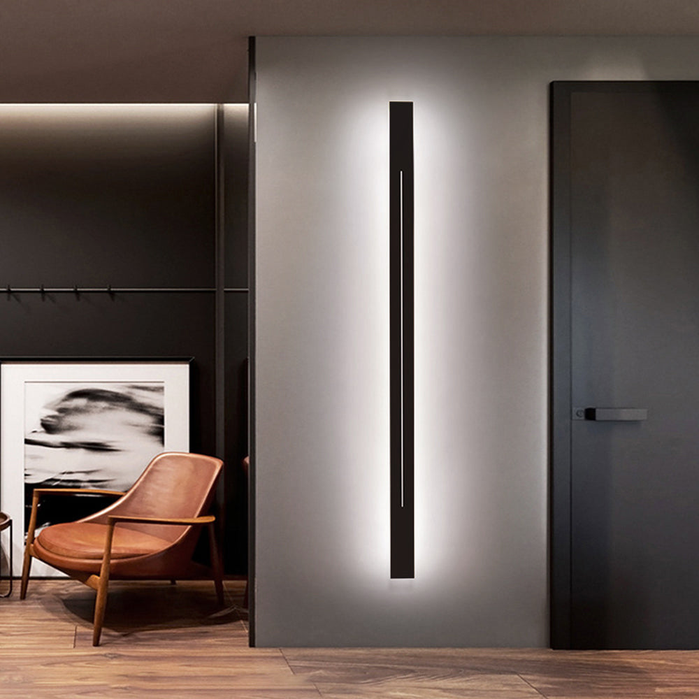Elegant modern LED wall lamp, provides warm and efficient light for any indoor space.