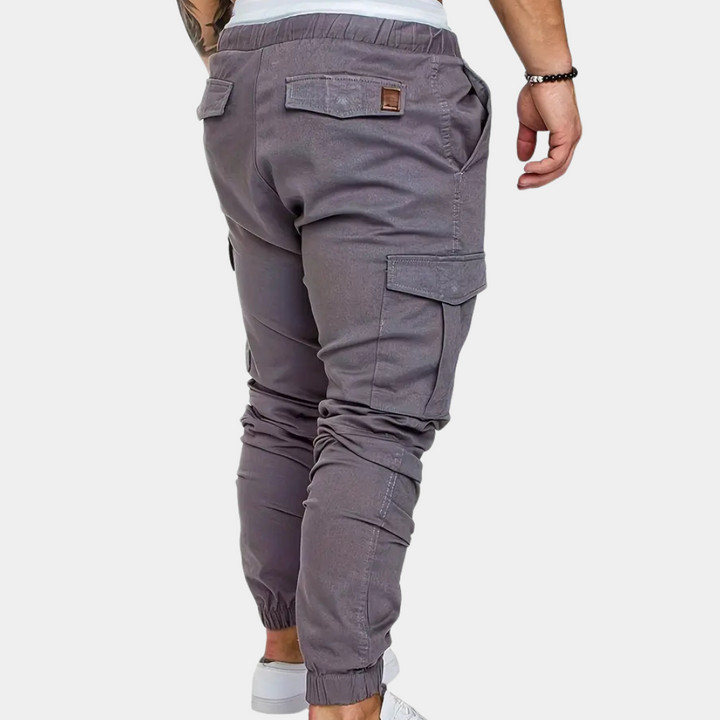 Men's multi-pocket cargo pants, a blend of modern design, utility, and everyday comfort.