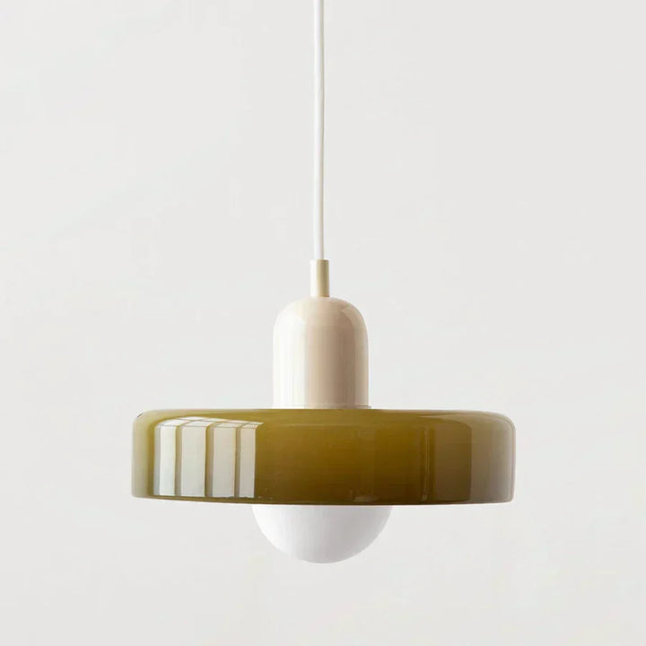 Stylish hanging lamp, adjustable height, ideal for a modern kitchen island.