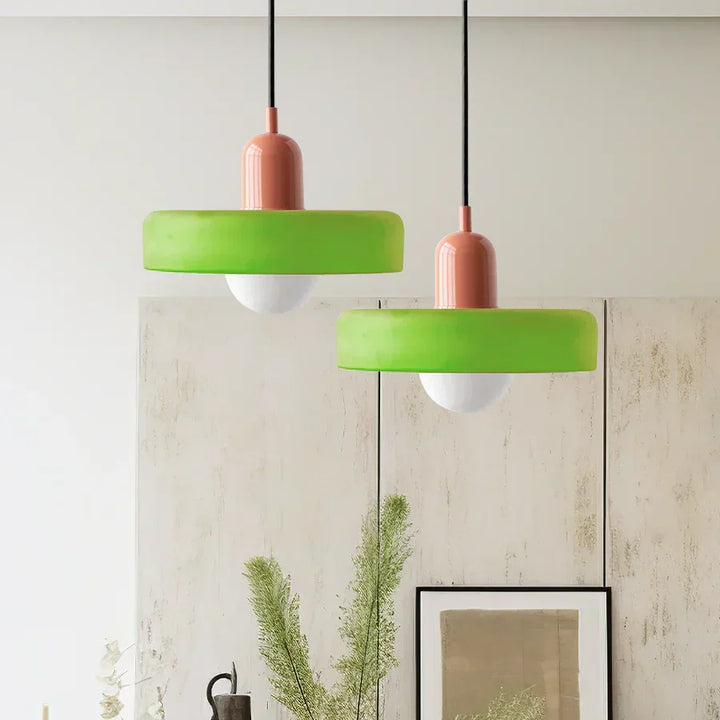 Adjustable modern pendant light, stylish design for sophisticated home decor.