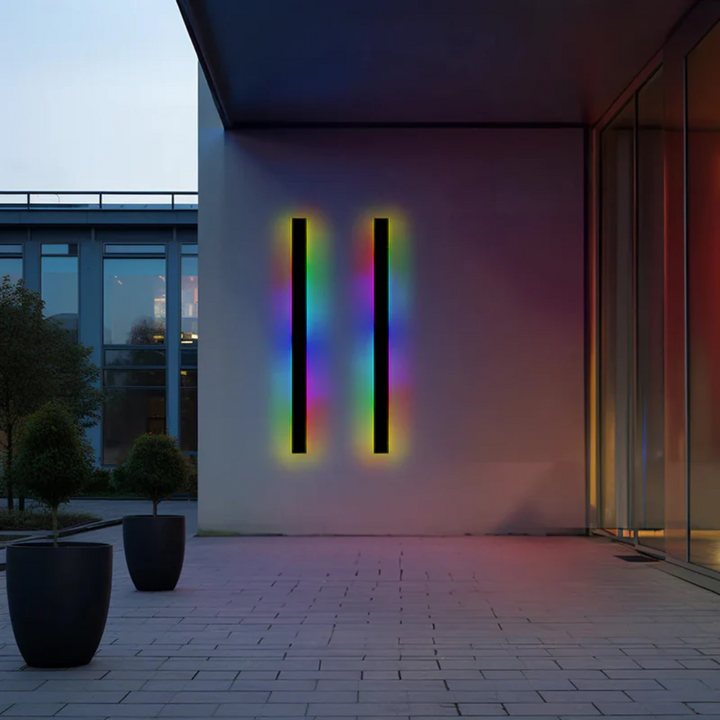 Versatile LineaGlow modern LED outdoor light. Dimmable, energy-efficient, for various exteriors.