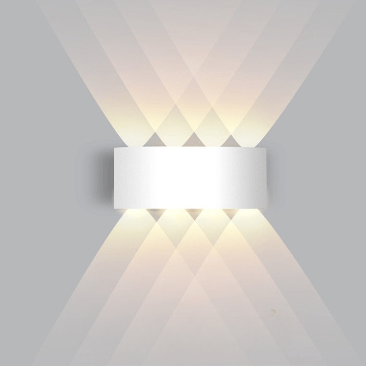 Durable exterior LED wall lamp, weatherproof and modern for reliable outdoor lighting.