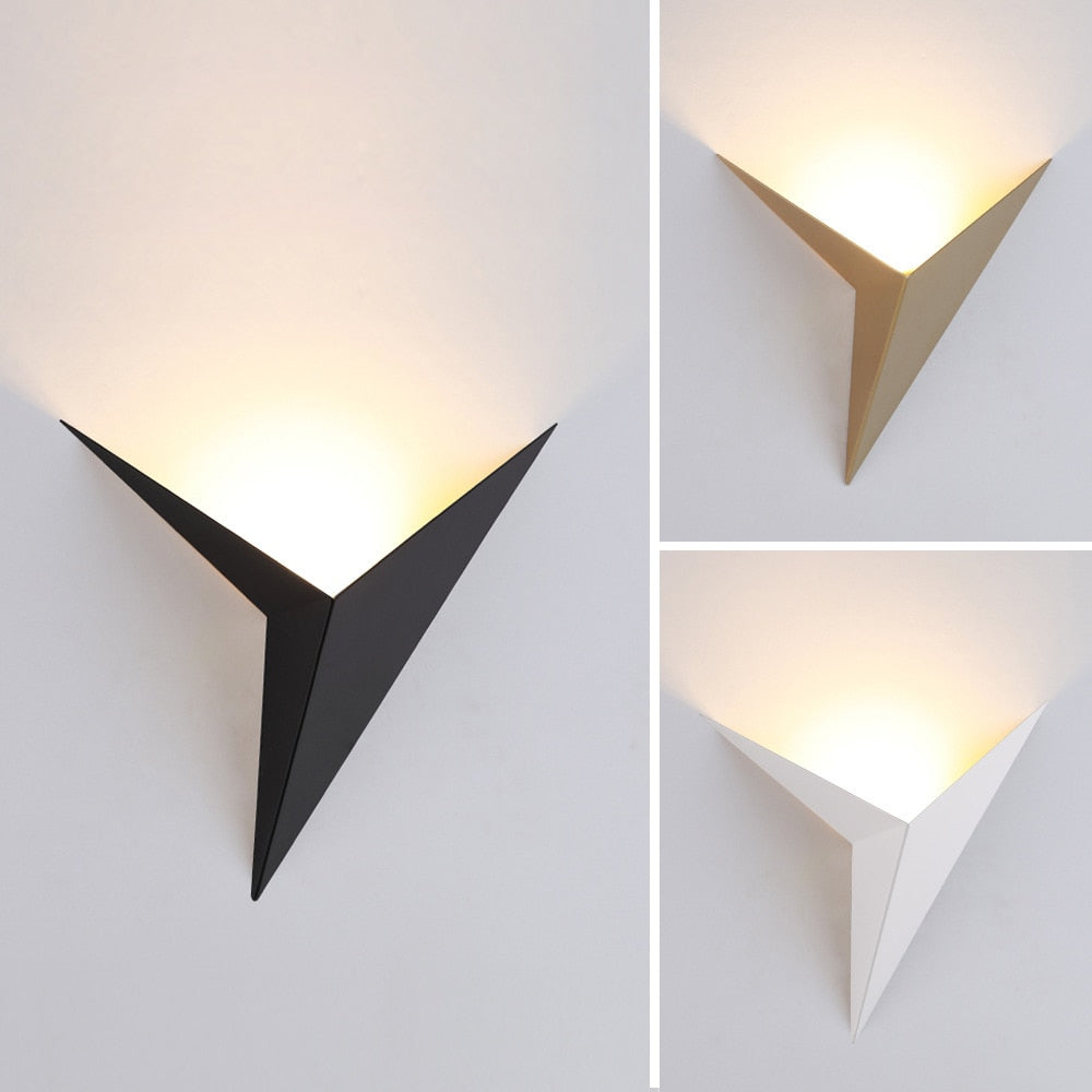 Indoor triangular LED lamp, elegant wall-mounted lighting solution