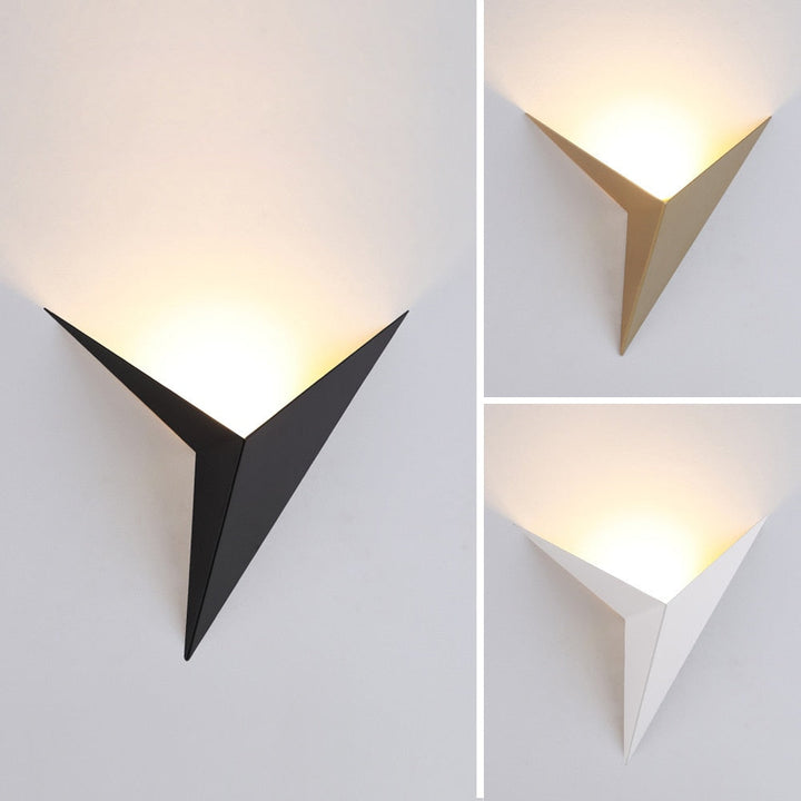 Indoor triangular LED lamp, elegant wall-mounted lighting solution