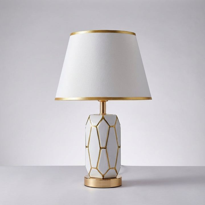 Functional ceramic desk lamp, vintage-inspired. Excellent reading light for office or study space. Nostalux.