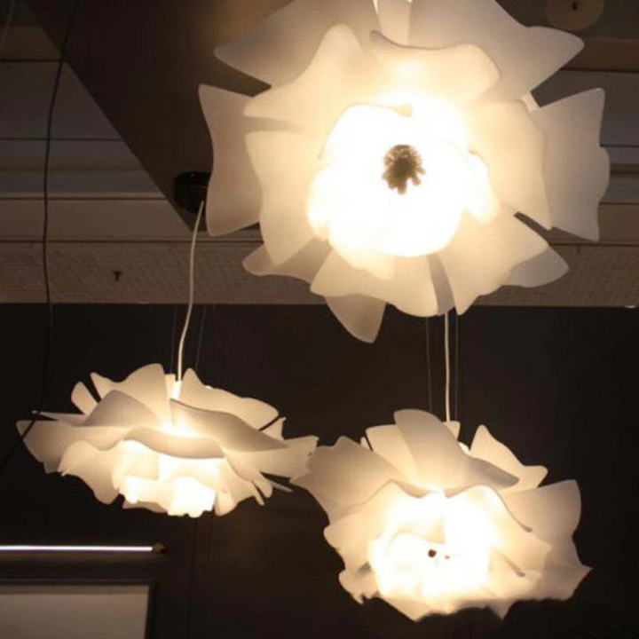 White flower pendant lamp, modern design, metal, acrylic. Perfect for elegant interiors.