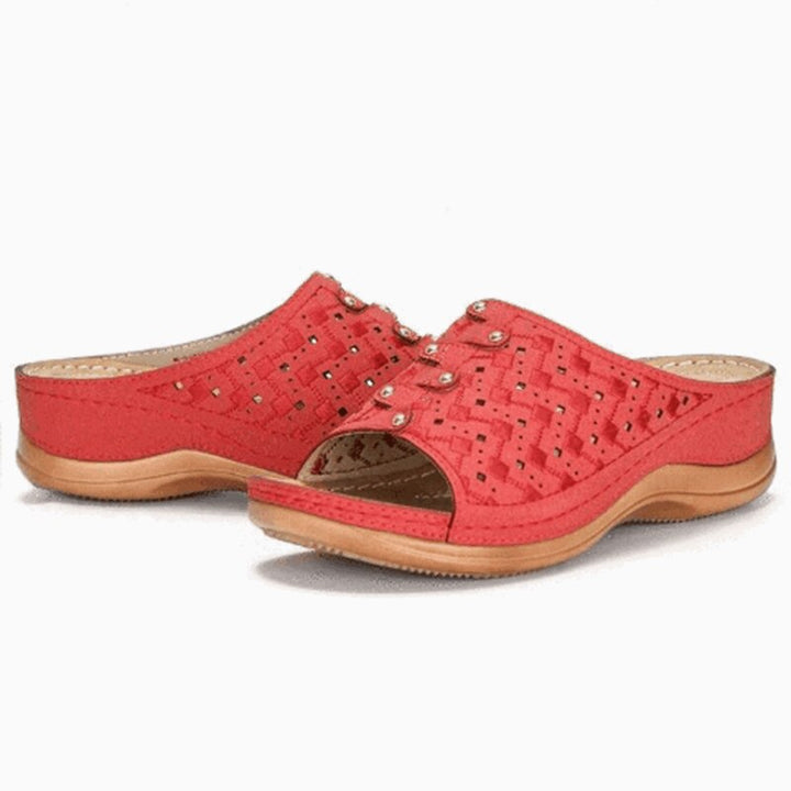Women's OrthoFlex orthopaedic support sandals, ensuring comfortable steps & foot stability.