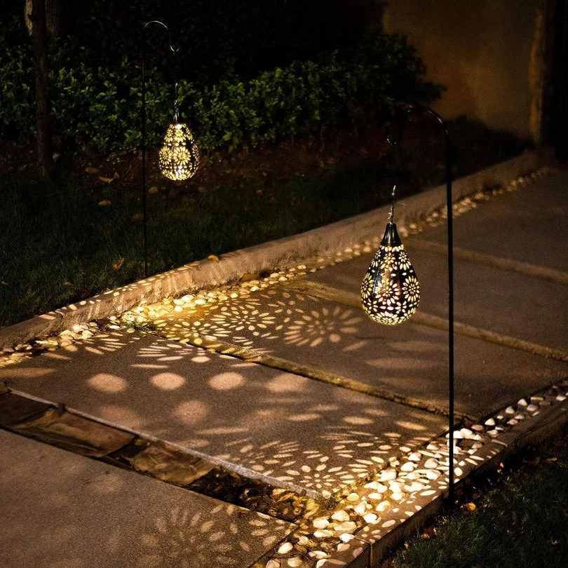 Automatic solar hanging light for outdoor use. Enhances garden & patio with warm, energy-efficient illumination.