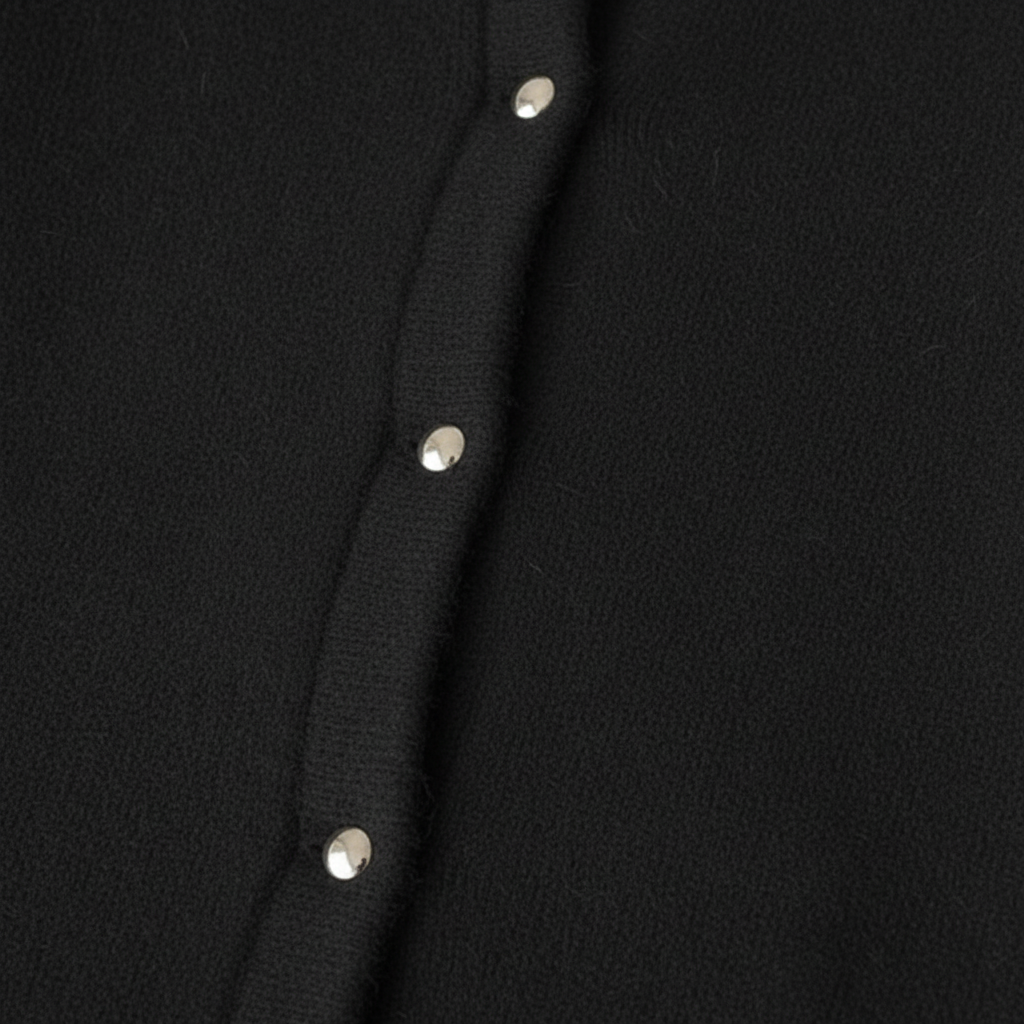 Casual women's oversized button-up cardigan sweater, perfect for winter