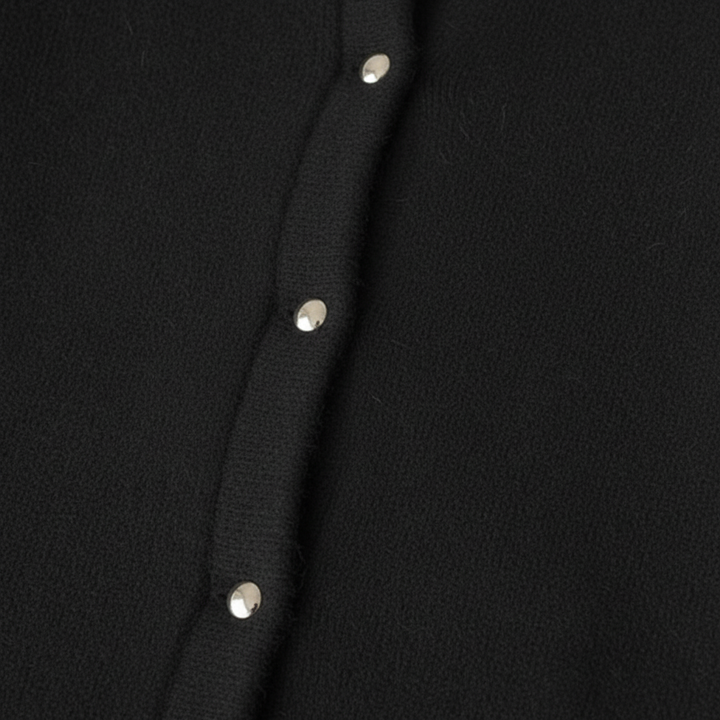 Casual women's oversized button-up cardigan sweater, perfect for winter
