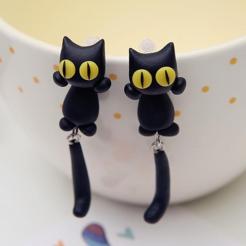 Adorable cat paw stud earrings for women. Cute, pet-themed jewelry to add a playful touch to any outfit.