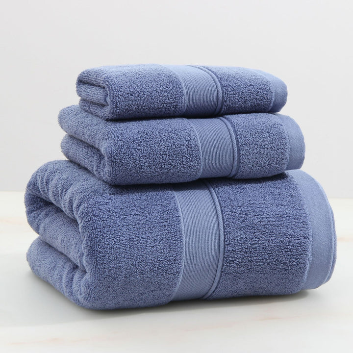 Stylish and functional cotton bath towel, quick dry, ultra absorbent, and soft for modern bathroom decor.