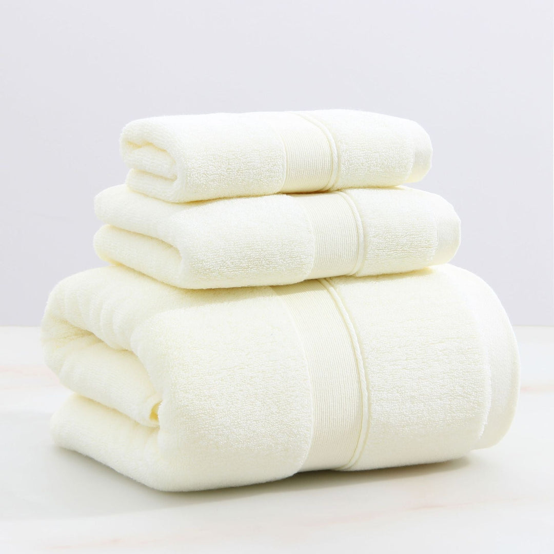 Highly absorbent cotton bath towel, quick-drying and plush for a fresh feel every time.