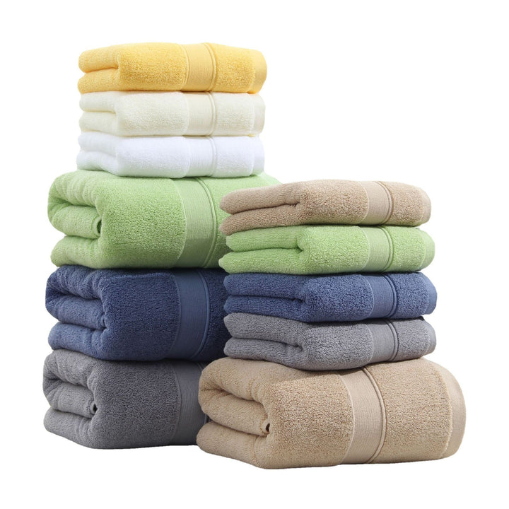 Absorbent & soft cotton bath towel, perfect for a cozy, quick-dry experience. Ideal for everyday use.