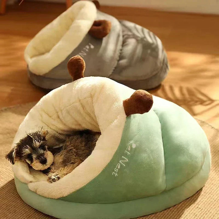 Washable SnugglePaw pet bed, soft and supportive for your cat or dog. Easy to clean.