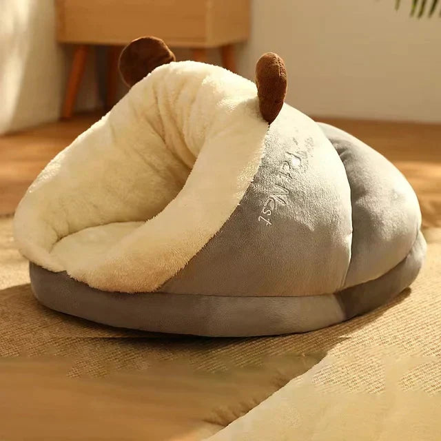 Supportive pet comfort bed for cats & dogs, featuring a soft plush design for ultimate coziness.