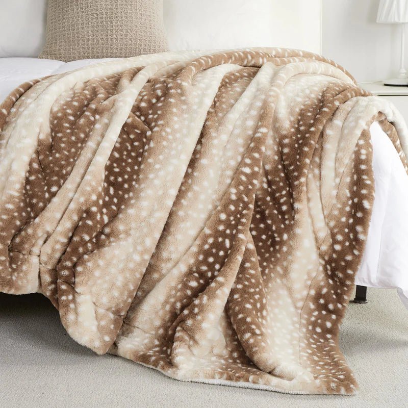 Cozy plush deer pattern throw blanket for bedroom. Ultimate softness & warmth, ideal home decor accent.