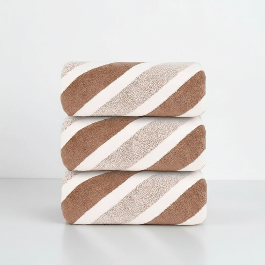 Premium quality FleeceDream towel set, highly absorbent and soft for everyday use
