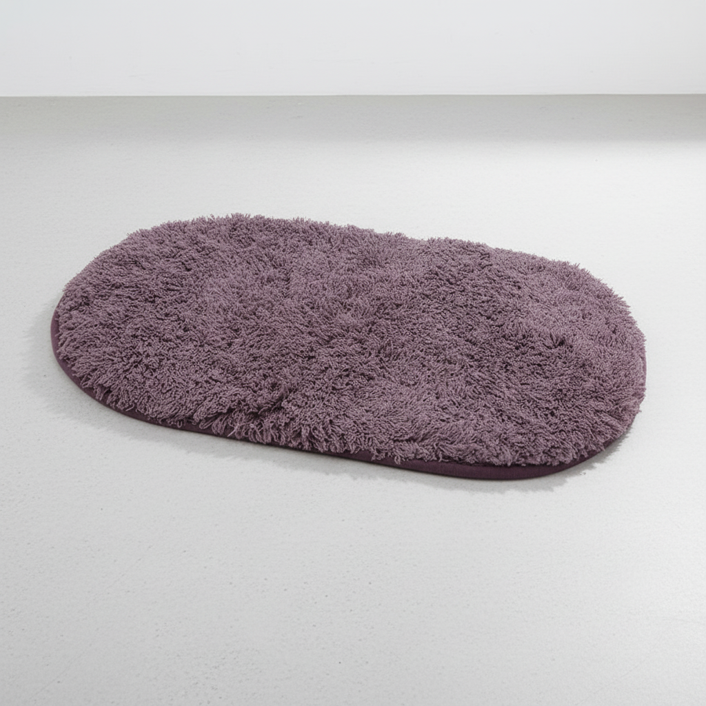 Close-up of plush Microfaser Anti-Rutsch Matte texture, ensures soft feel and quick dry