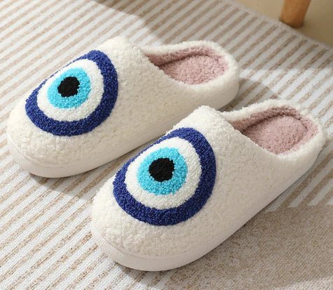 Festive deer winter slippers, perfect for Christmas. Warm, non-slip, & cozy unisex indoor footwear.