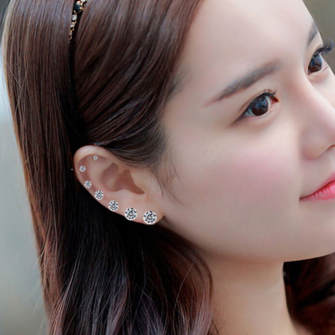 Polished stainless steel stud earrings for women with sensitive skin, hypoallergenic & minimalist design for everyday wear.