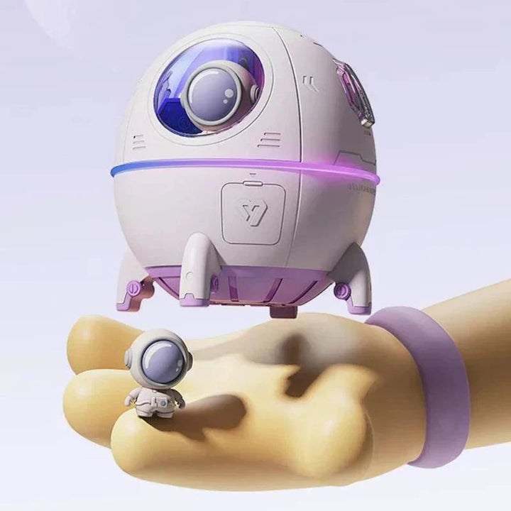 Portable astronaut humidifier & aroma diffuser with LED night light. Space theme home decor, USB rechargeable.
