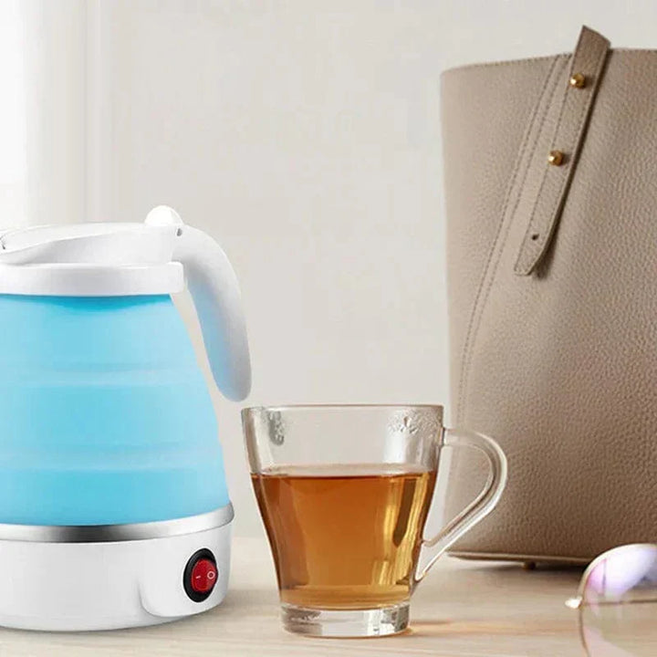 Space-saving collapsible electric travel kettle for easy packing, perfect for camping & hotels.