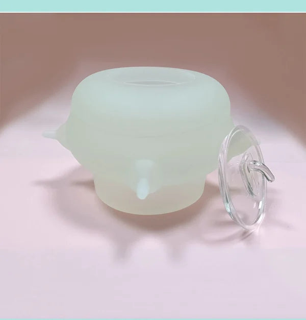 Portable leak-proof kitten water & milk travel bowl, compact pet feeder for small cats, essential animal accessory.