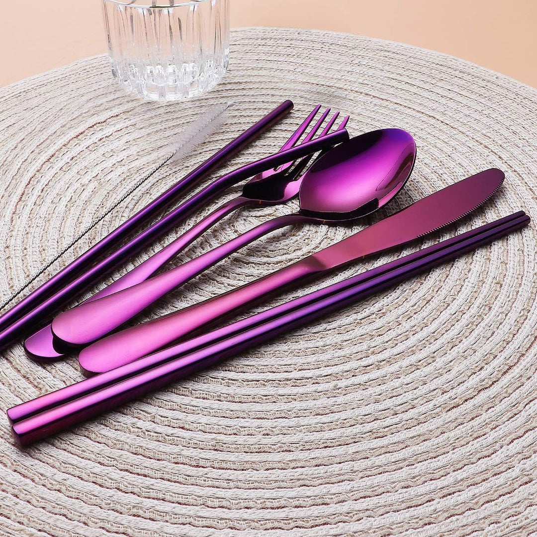 Portable stainless steel cutlery set with travel case, a compact and eco-friendly solution for everyday kitchen use
