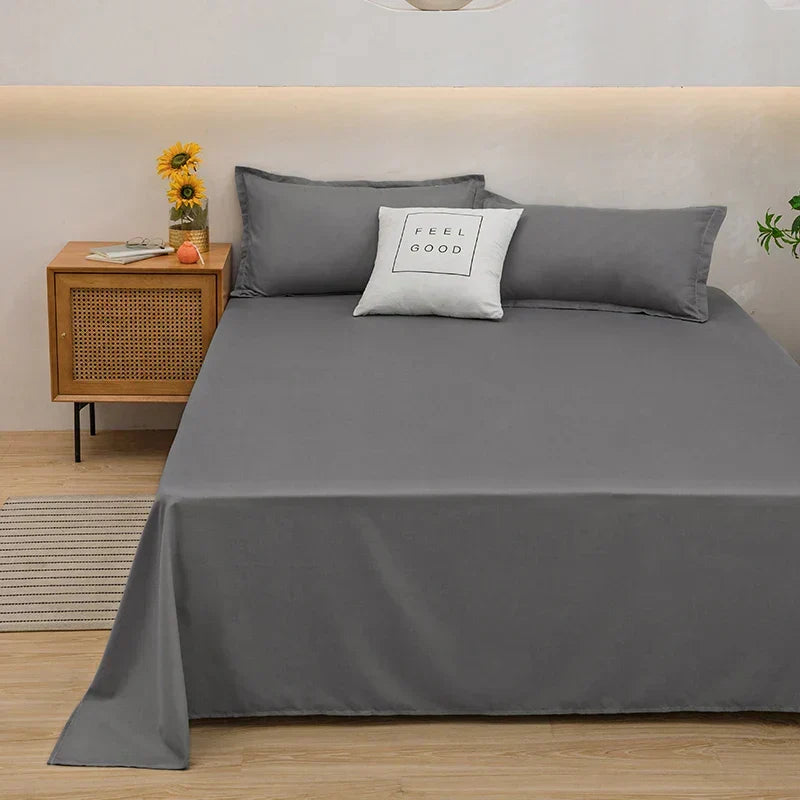 Stylish linen duvet cover featuring button closures, a high-quality detail for luxurious and comfortable bedding.