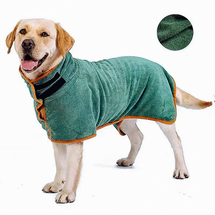 Quick-dry dog bathrobe in soft grey, perfect for fast pet drying after baths and swims. Absorbent and comfortable.