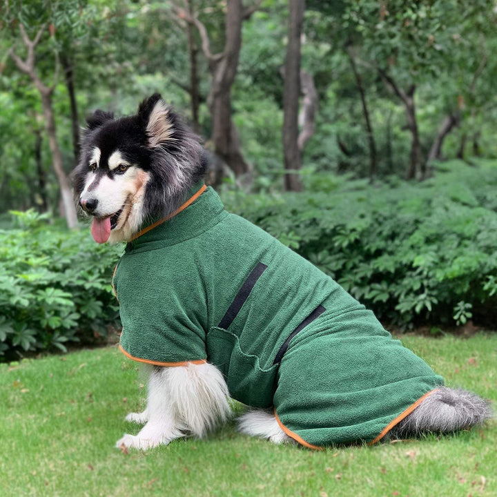 Premium pet accessory: Quick-dry dog bathrobe for superior comfort and efficient drying, an essential dog towel.