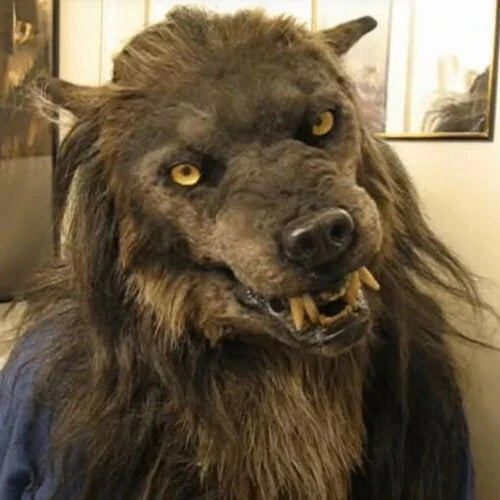 Realistic scary wolf mask, perfect for Halloween, werewolf costumes, or horror cosplay. Unisex design.