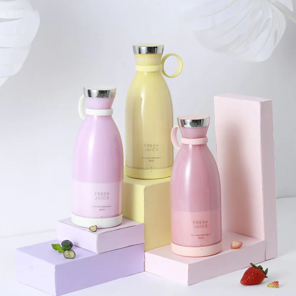 Personal smoothie maker with rechargeable battery for fresh, healthy drinks on the go.