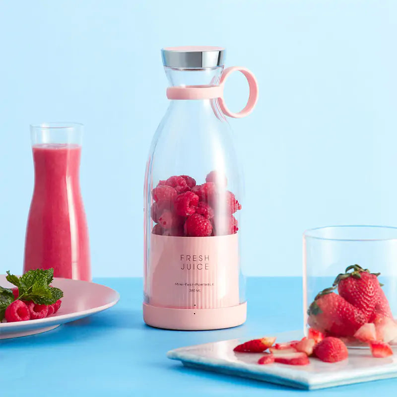 Easy-to-use compact personal blender for quick, delicious smoothies & protein shakes.