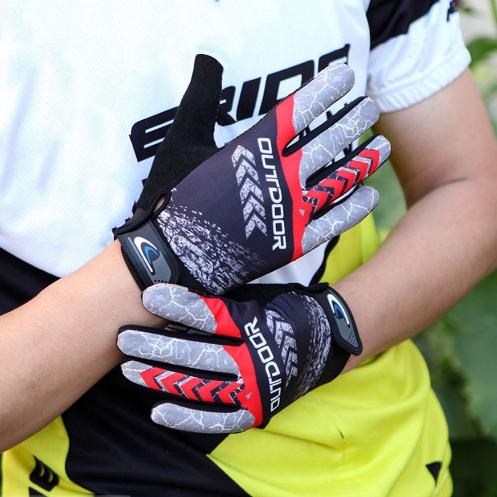 Black waterproof bike gloves by Rivaro, showcasing robust stitching and ergonomic fit for comfort