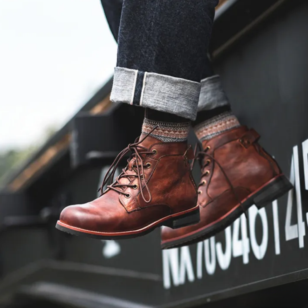 Durable men's outdoor lace-up boots, rugged design with sturdy soles, providing comfort for active everyday use.