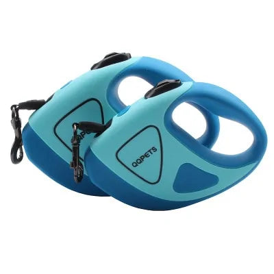 High-quality retractable dog leash from SafePaw with LED for enhanced visibility and control.