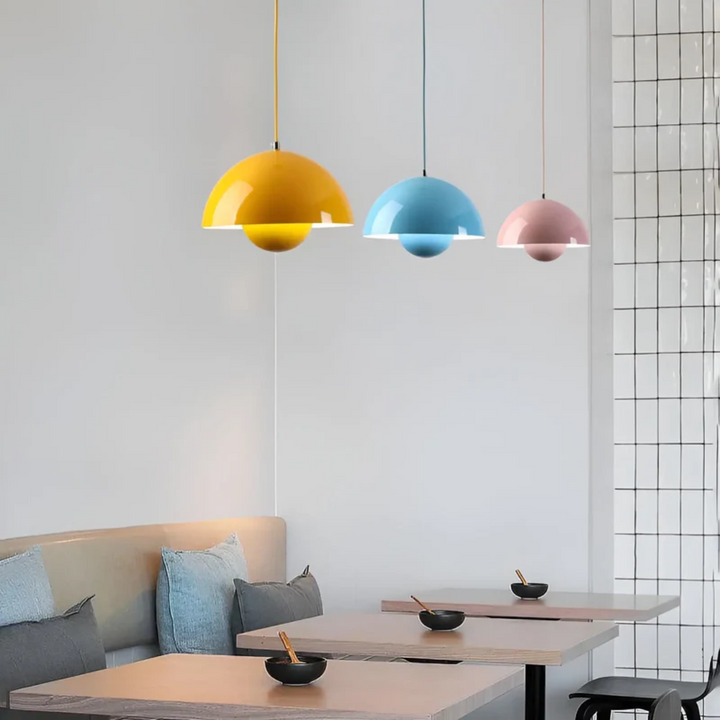 Suspended Scandinavian LED lamp, flower motif, brightens kitchen islands or dining tables