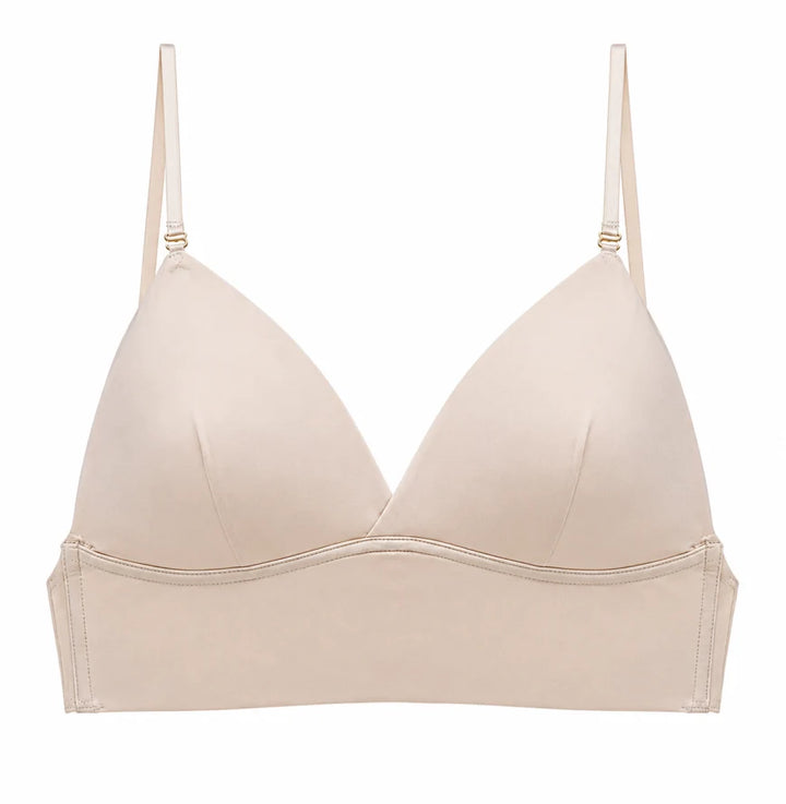 Comfortable women's seamless bra with low back, ideal for backless outfits, undergarment for special occasions.