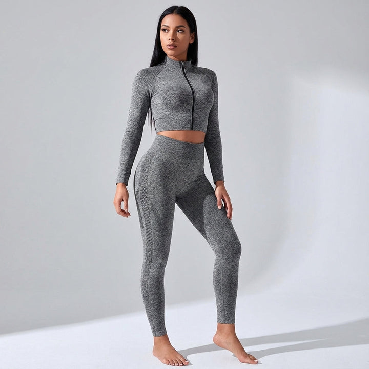 Fitted Rosie seamless sportswear set with zip crop top and comfortable leggings for women