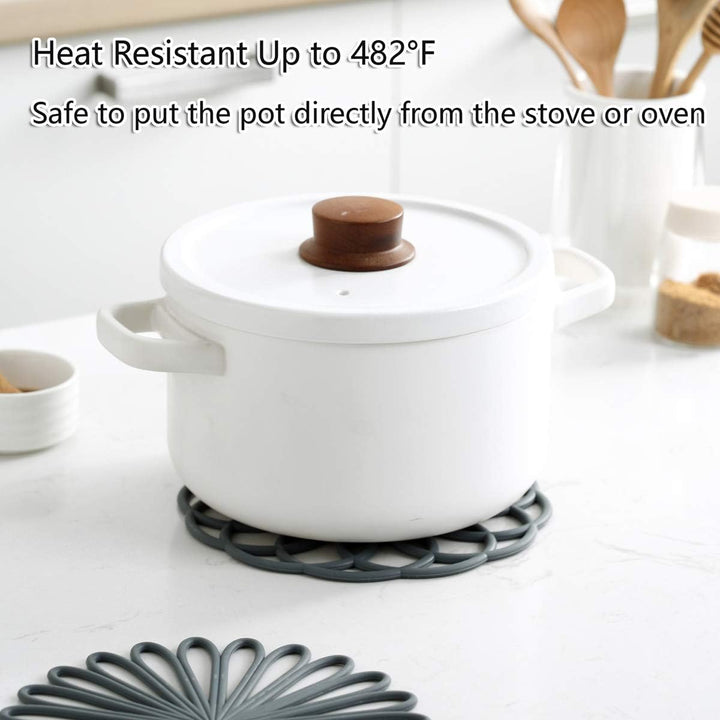 Keep tables pristine with this set of 3 heat resistant silicone cup mats, easy to clean