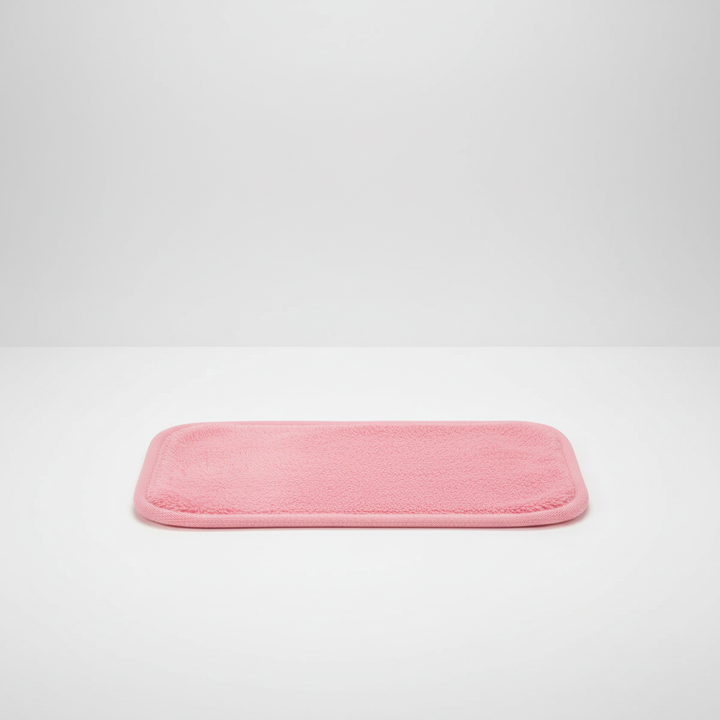 Packaging for CleanAway reusable makeup remover pads, highlighting 'eco-friendly' and 'seven-piece set'