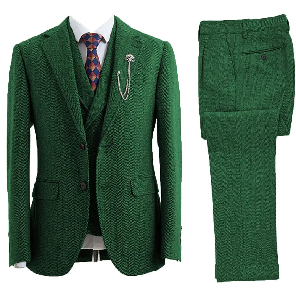 Detail of the lapel and buttons on a sophisticated men's herringbone 3-piece suit, showing tailored elegance.